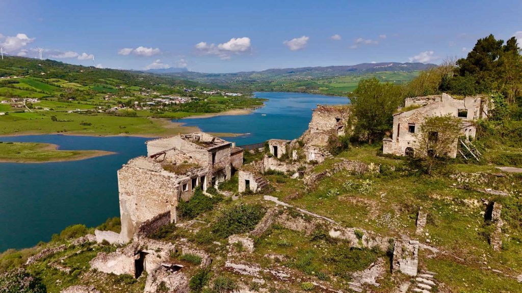 Conza della Campania il Parco Archeologico di Compsa e la cittadina riemersa